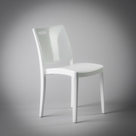 Z - Chaise blanche